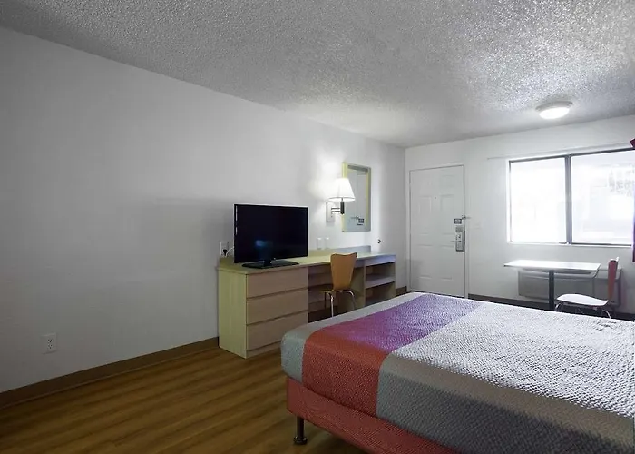 Hotel 6-kingman, Az - Route 66 West Kingman
