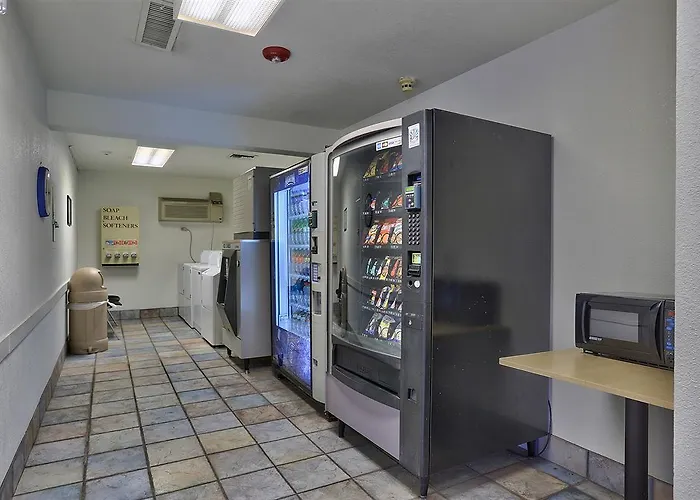 Hotel 6-kingman, Az - Route 66 West 3*